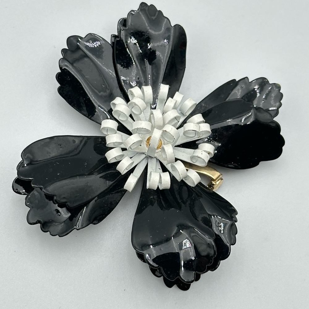 Vintage Enamel Flower Power Brooch Black White Floral Pin 50s 60s 70s